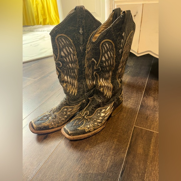 Corral Boots - Picture 3 of 5